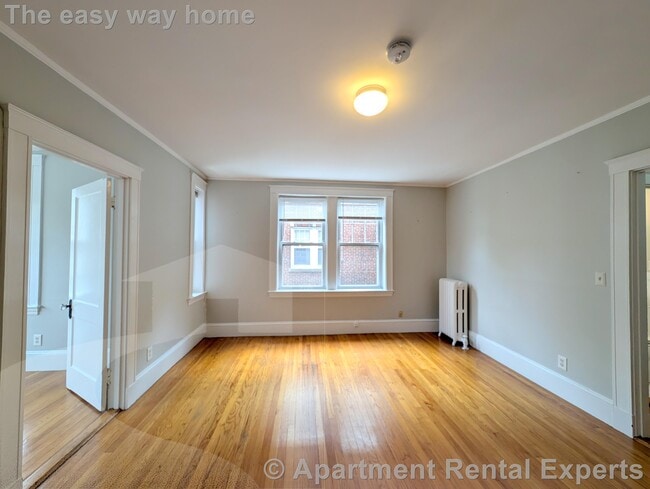 Building Photo - 156-158 Summer St Unit #302