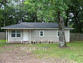 Building Photo - 1007 Manor Dr