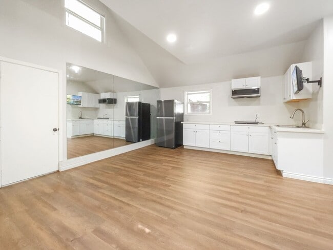 Foto del edificio - Charming Studio Near Downtown Bellevue wit...