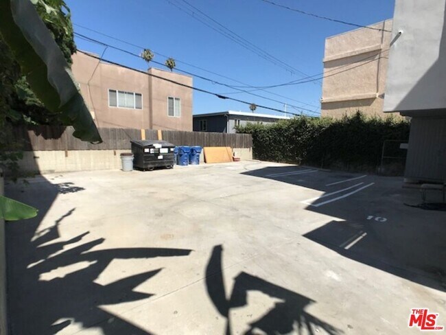 Foto del edificio - 601 Normandie Ave