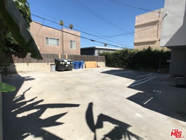 Foto del edificio - 601 Normandie Ave