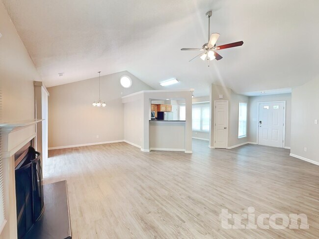 Foto del edificio - 3617 Rosedown Dr