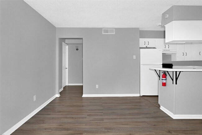 Foto del edificio - 1200 Carolyn Ct