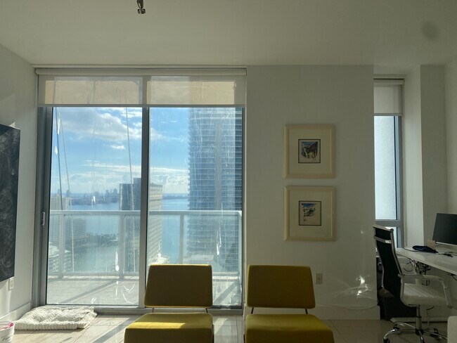 Foto del edificio - 1050 Brickell Ave