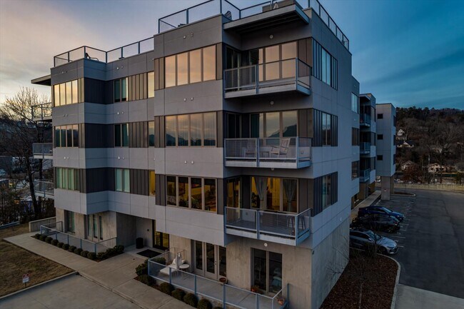 Foto del edificio - 411 Fairpoint St