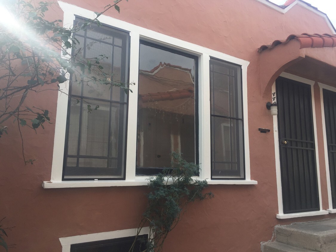 Foto principal - 4405 Van Horne Ave