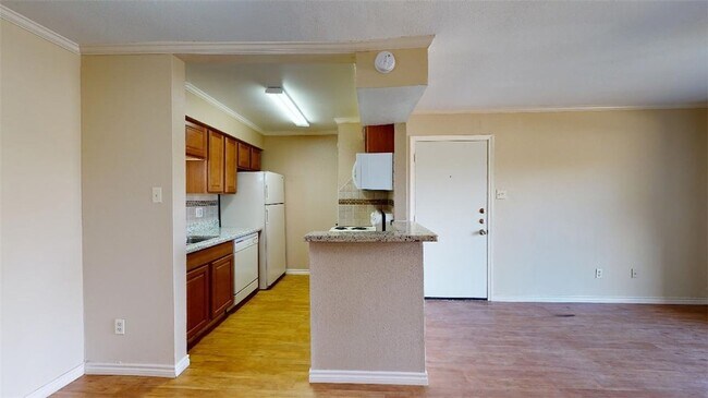 Foto del edificio - 904 University Oaks Blvd