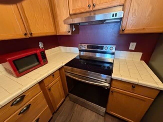 Building Photo - Waterfront condo for rent!