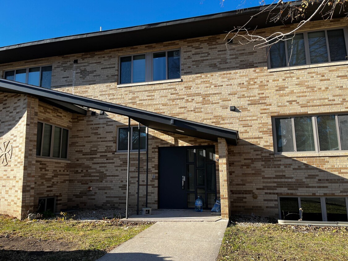 Building Photo - 480 8th St