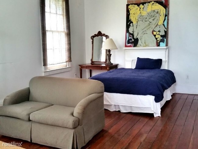 Foto del edificio - 1 br, 1 bath Apartment - 724 Philip Street