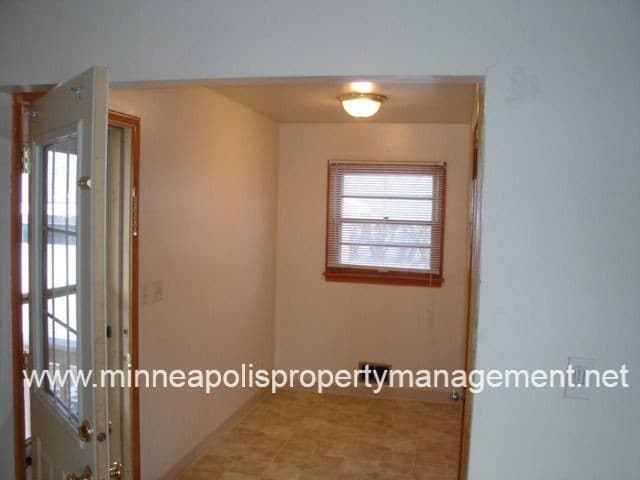 Building Photo - 2 Bedroom home in Oakdale 10/1