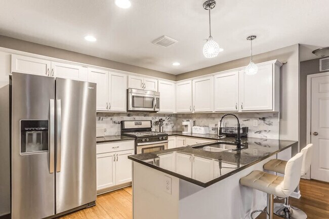 Foto del edificio - 2424 Lyndale Ave S