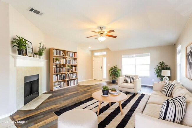 Building Photo - 610 Point Meadow