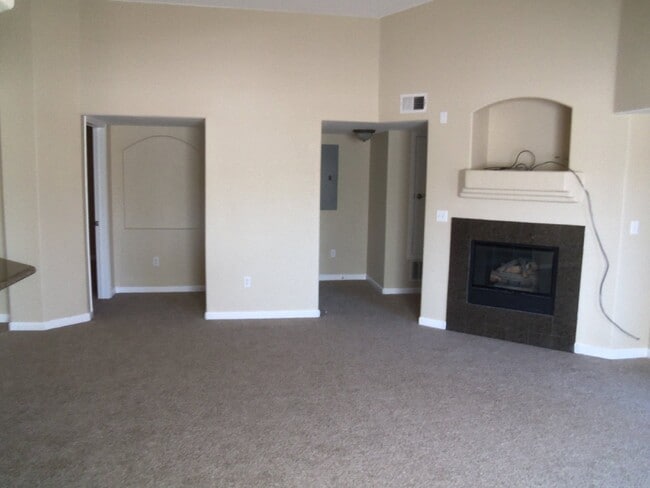 Building Photo - Highlands Ranch Condo 3 Bed 2 bath (46CO#201)