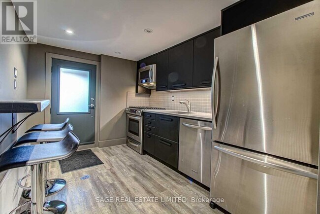 Photo du bâtiment - 671 Dufferin St