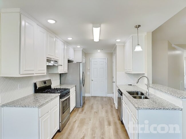 Building Photo - 6745 Biscayne