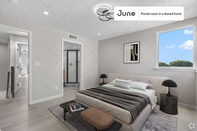 Building Photo - Private bedroom in 5 bed/5 bath Home