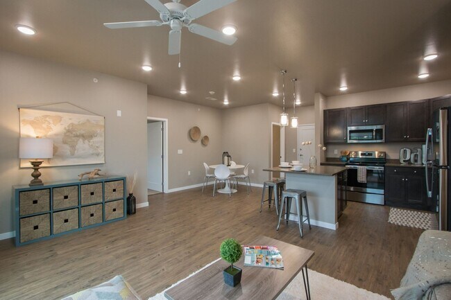 Foto del edificio - Spacious 1-bedroom, 1.5 bath, 1st floor, with elevated deck, available 07/01/2026