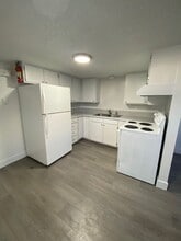 Building Photo - 135 Davis Ave