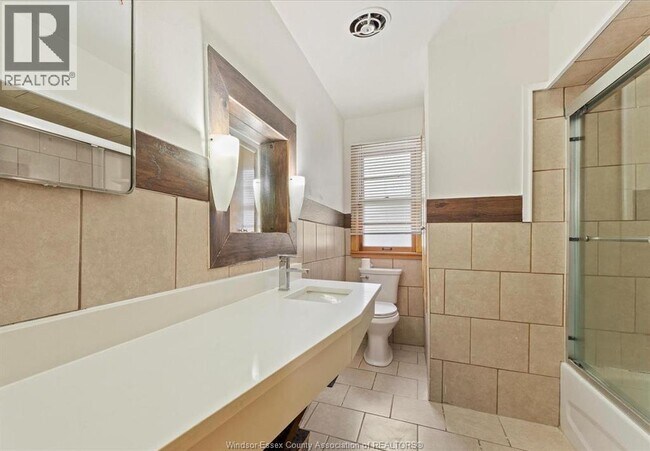 Building Photo - 732 CHURCH UPPER