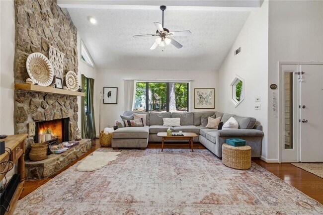 Foto del edificio - 505 Summerhill Pl