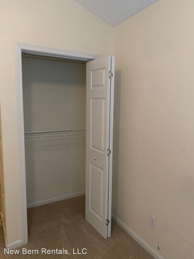 Foto del edificio - 2 br, 2 bath House - 3802 Blue Grass Court