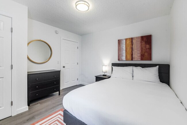 Foto del edificio - 1801 S Yakima Ave