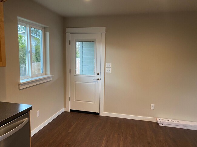 Foto del edificio - Brand New 2 Bedroom House in Green!