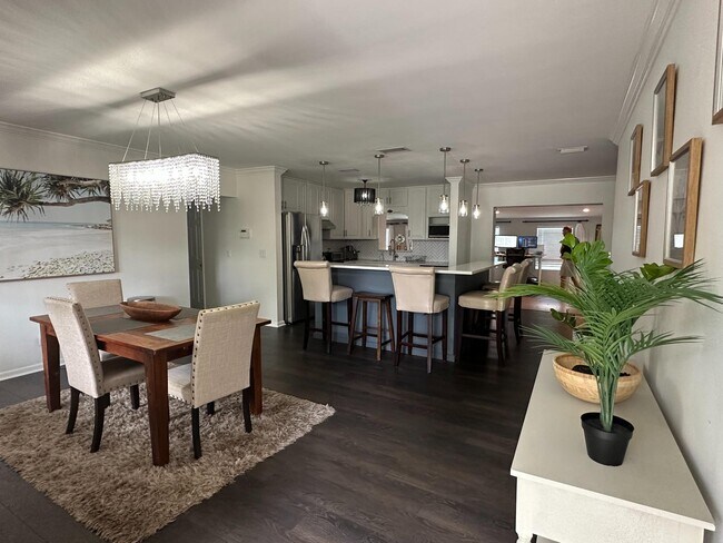 Foto del edificio - 4833 W Bay Ct Ave