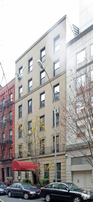 Building Photo - 120 E 85th St