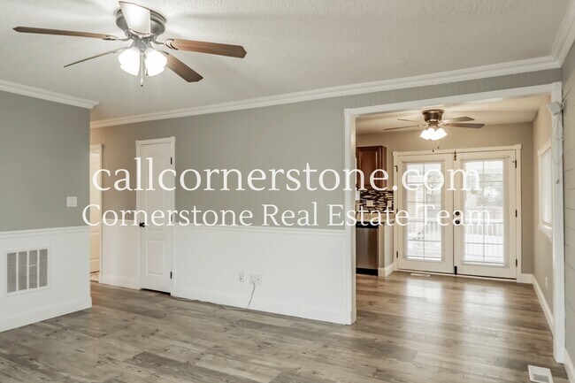 Building Photo - 2525 Nadine Dr
