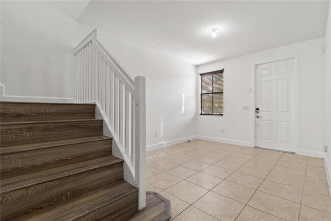 Building Photo - 5808 NW 46th Ln
