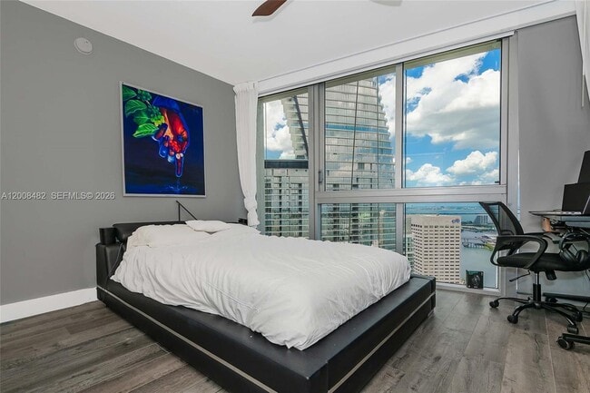 Building Photo - 465 Brickell Ave