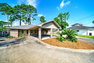 Building Photo - 350 Greenwood Cir