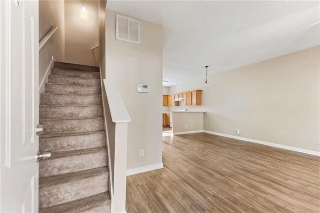 Building Photo - 6750 Sunset Hills Blvd