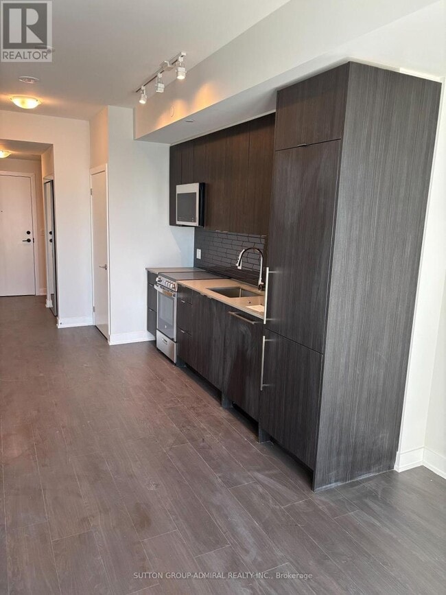 Building Photo - 4130 Parkside Village Dr