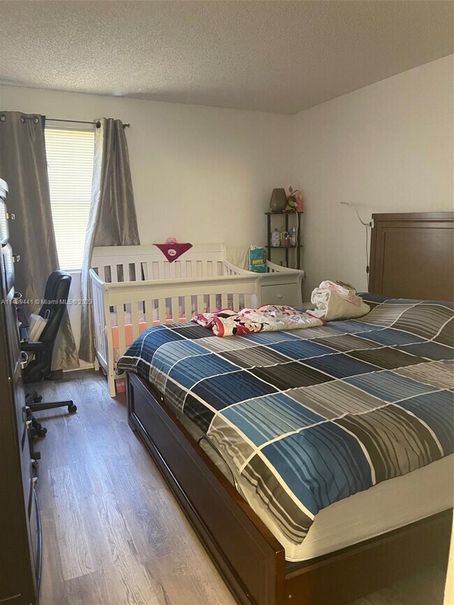 Foto del edificio - 6292 NW 186th St