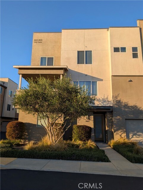 Foto del edificio - 2823 Lily Ln