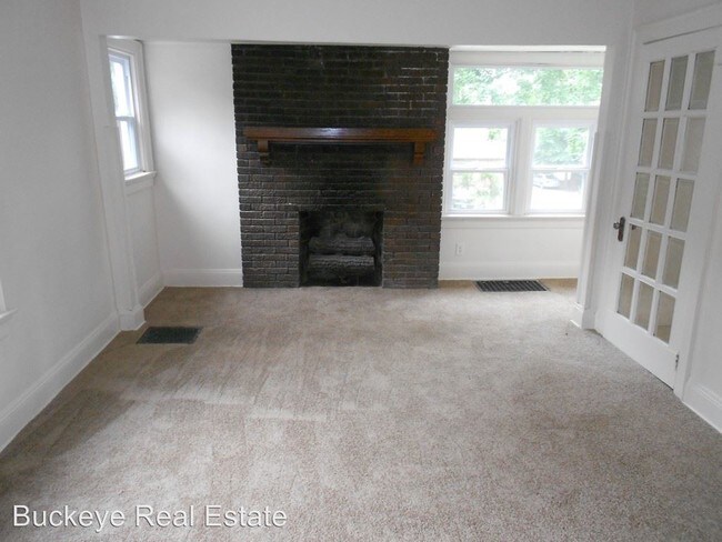 Building Photo - 6 br, 2.5 bath House - 156 W. Patterson Ave.