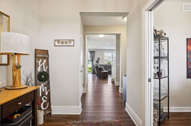 Front entryway - 6303 Jensen Ave S