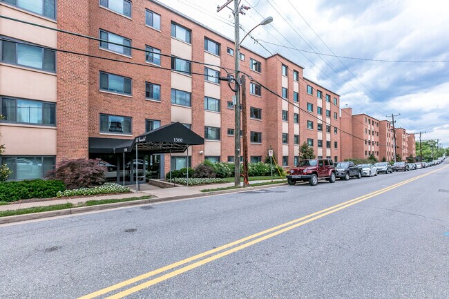 Foto del edificio - 1300 S Arlington Ridge Rd