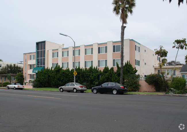 Building Photo - La Jolla Crest