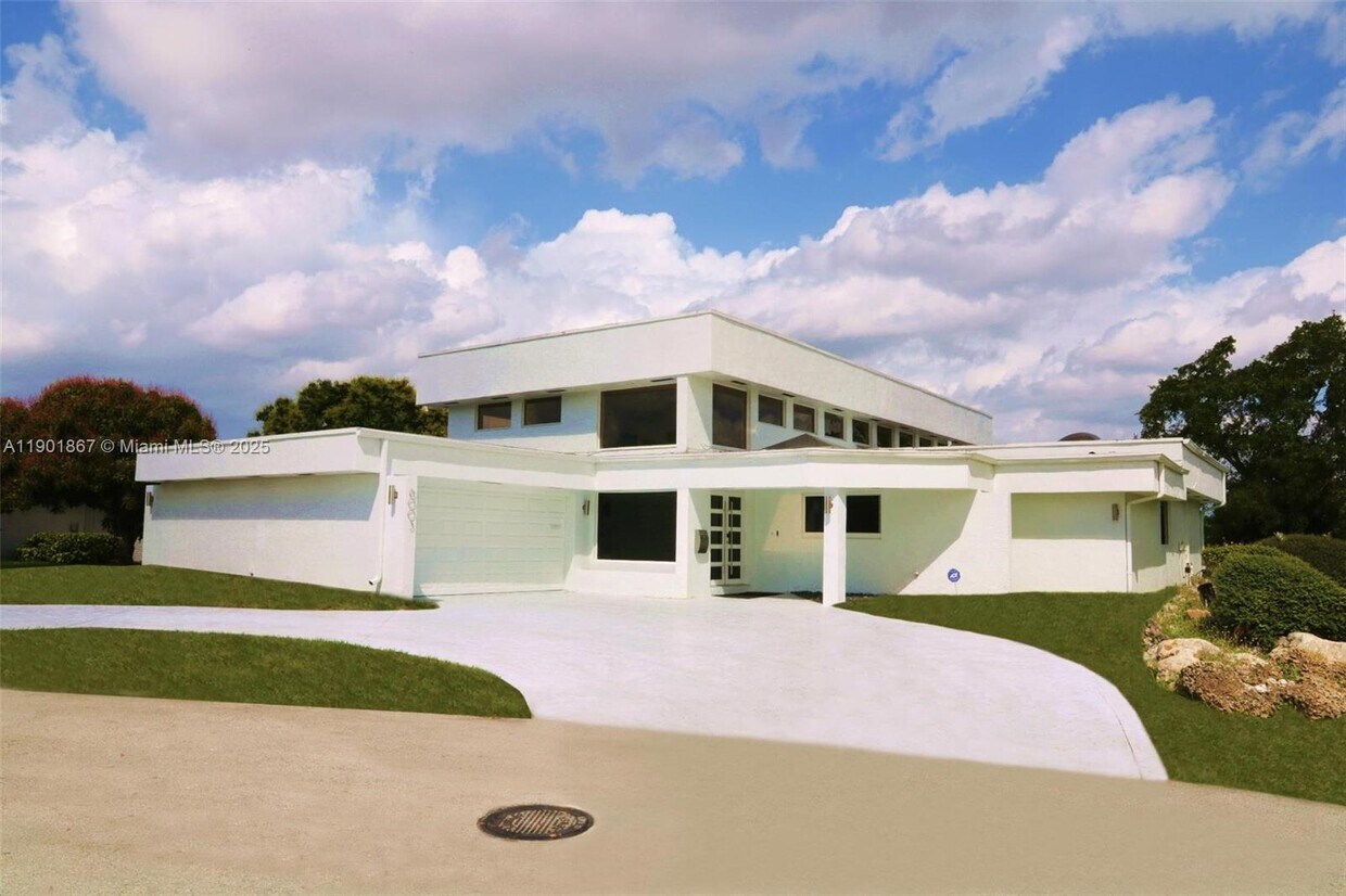 Foto principal - 6003 Umbrella Tree Ln