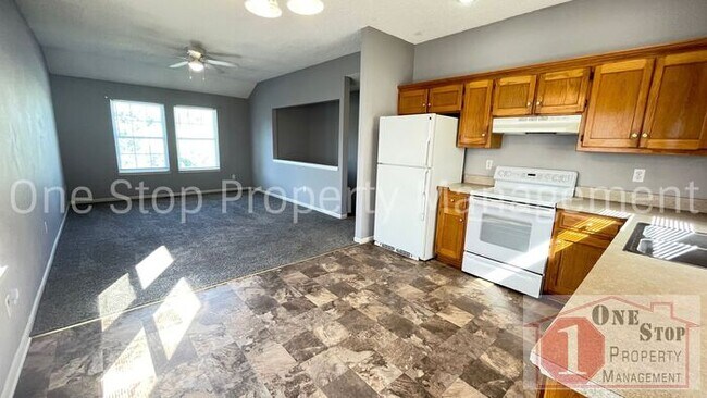 Foto del edificio - Charming 2 Bedroom TownHouse in Independen...