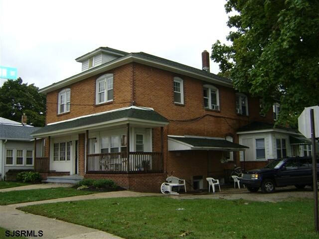Building Photo - 109 S West Blvd