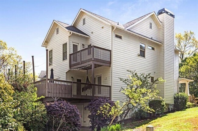 Foto del edificio - 1390 Marion Walk SE