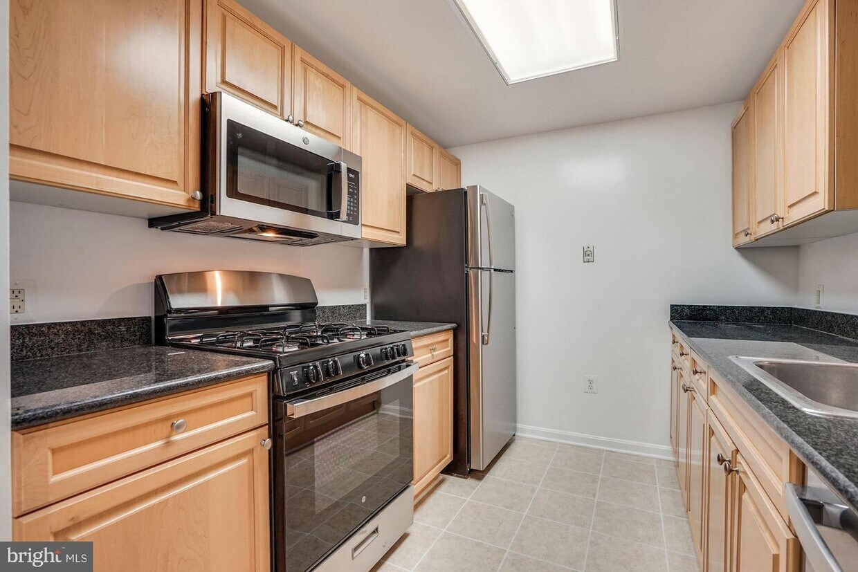 2726 Gallows Rd Unit 413, Vienna, VA 22180 Apartment for Rent in
