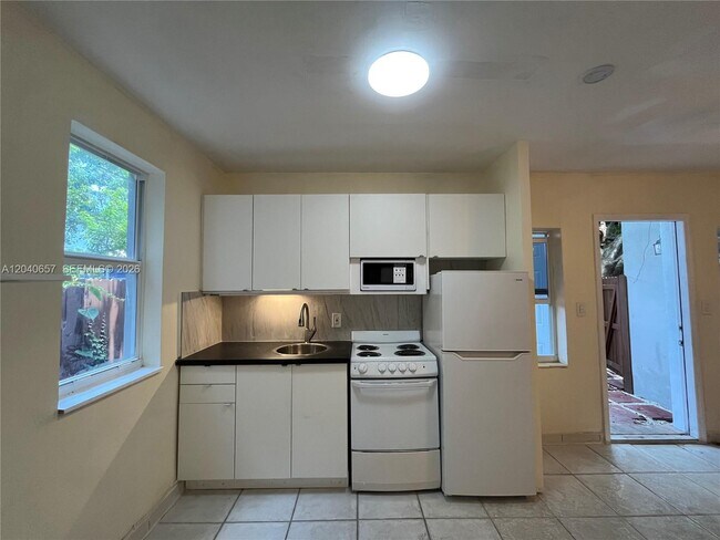 Foto del edificio - 820 SW 31st Ave