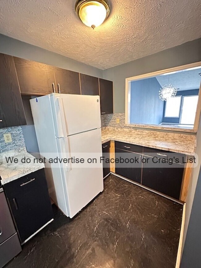 Building Photo - 946 Stewarts Creek Dr