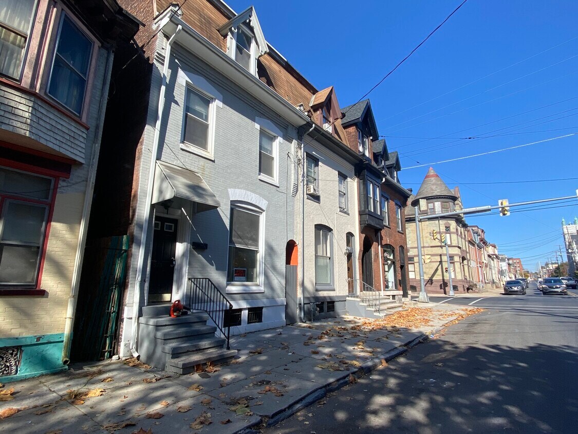 375 N 8th St, Lebanon, PA 17046 House Rental in Lebanon, PA